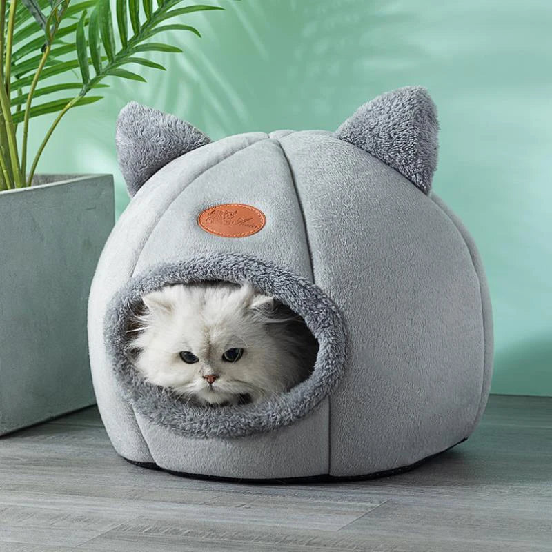 The Cozy Winter Cat Bed