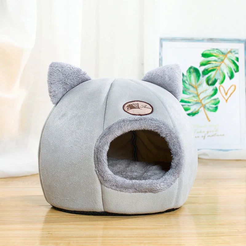 The Cozy Winter Cat Bed