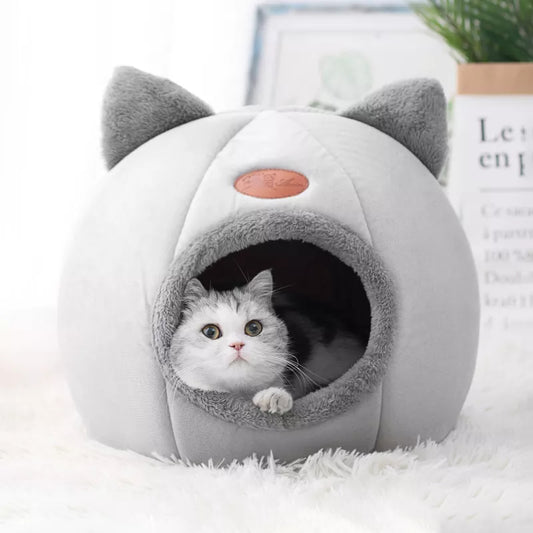 The Cozy Winter Cat Bed