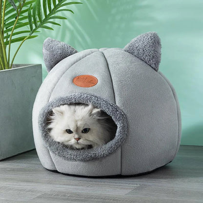 The Cozy Winter Cat Bed